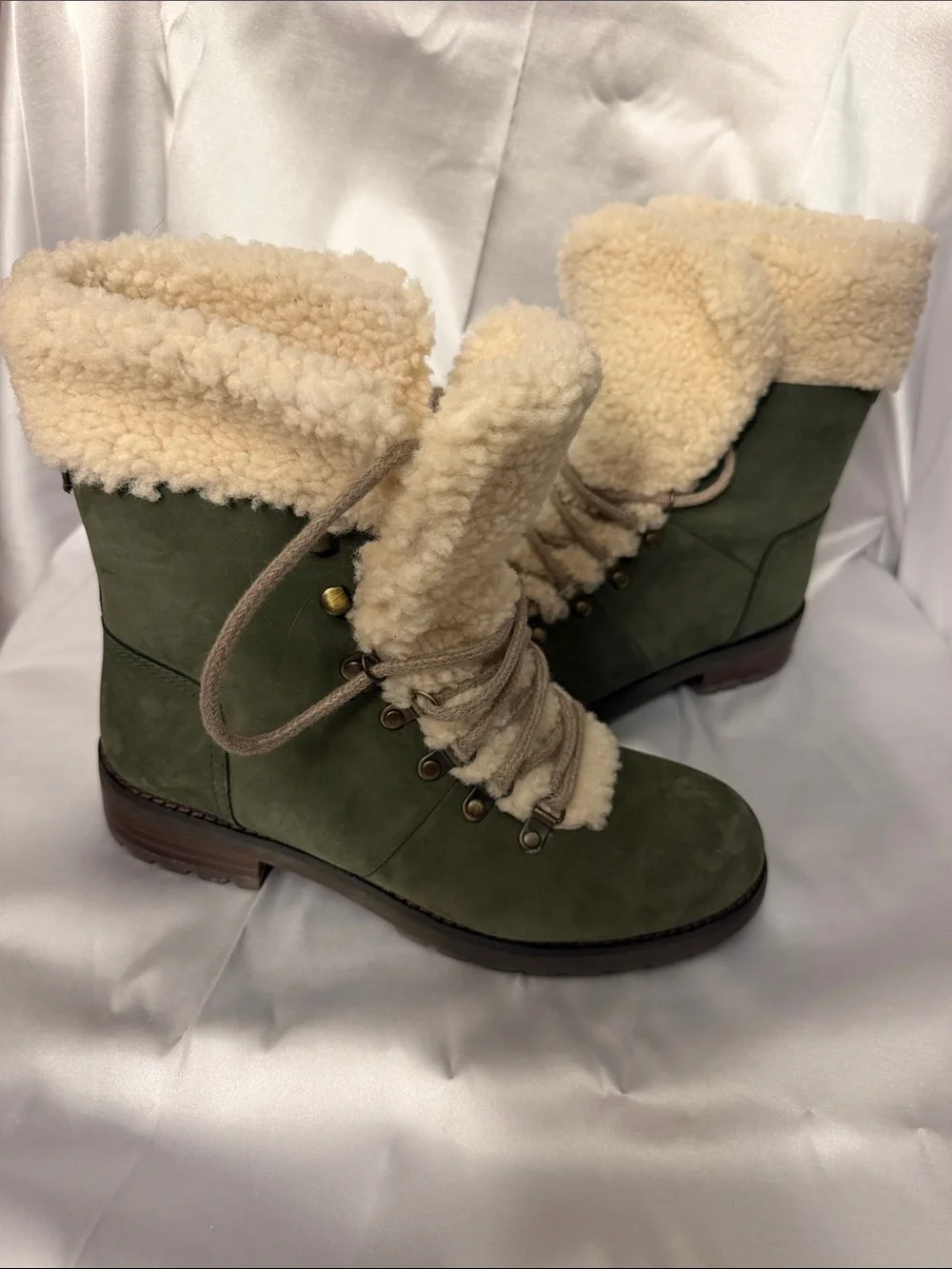 UGG Olive Green Suede Sherpa-Lined Lace-Up Winter Boots